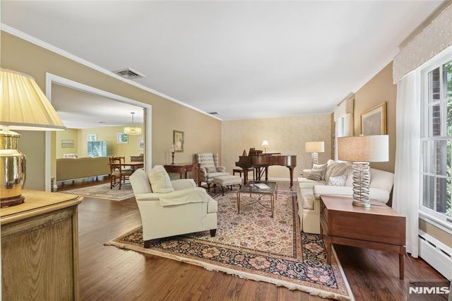 27 Duane Lane, Demarest, NJ 07627