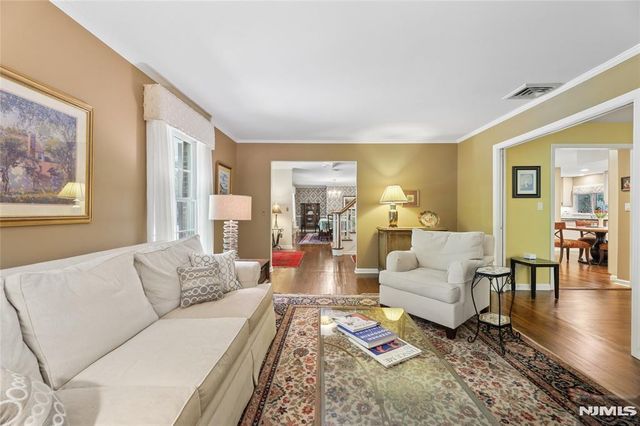27 Duane Lane, Demarest, NJ 07627