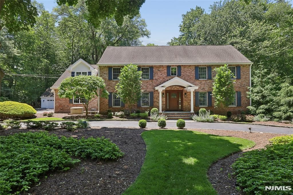27 Duane Lane, Demarest, NJ 07627