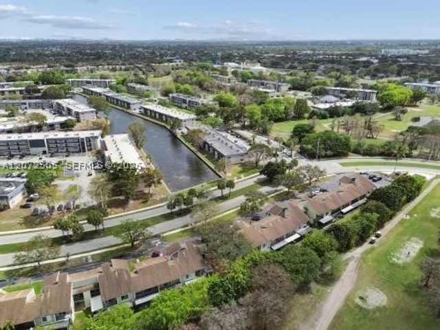 8117 Lagos De Campo Blvd D-2, Tamarac, FL 33321