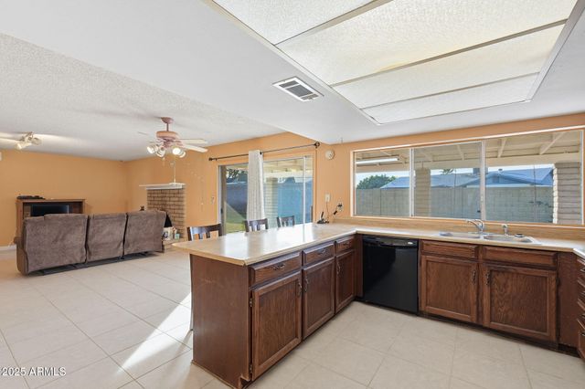 3747 W CAMPO BELLO Drive, Glendale, AZ 85308