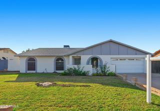 3747 W CAMPO BELLO Drive, Glendale, AZ 85308