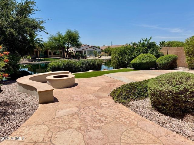 847 E LA COSTA Place, Chandler, AZ 85249