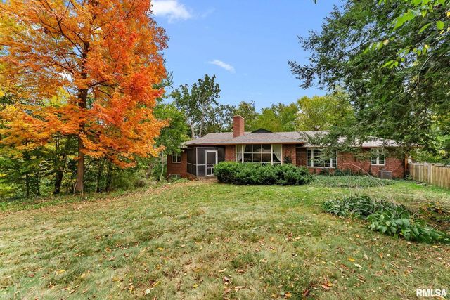 1025 CRESCENT Drive, Clinton, IA 52732