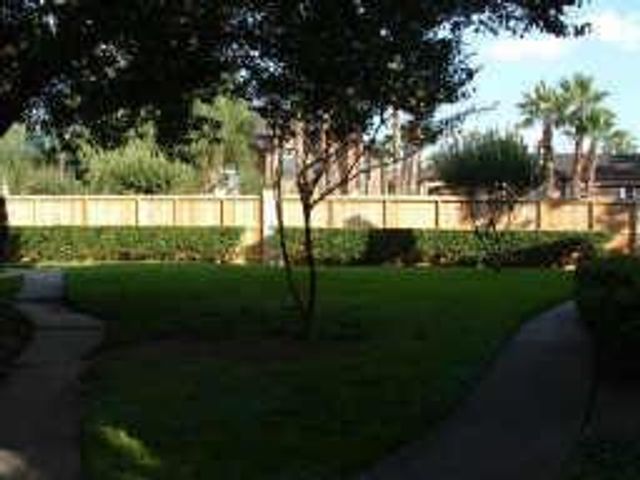 2750 Holly Hall Street 1213, Houston, TX 77054