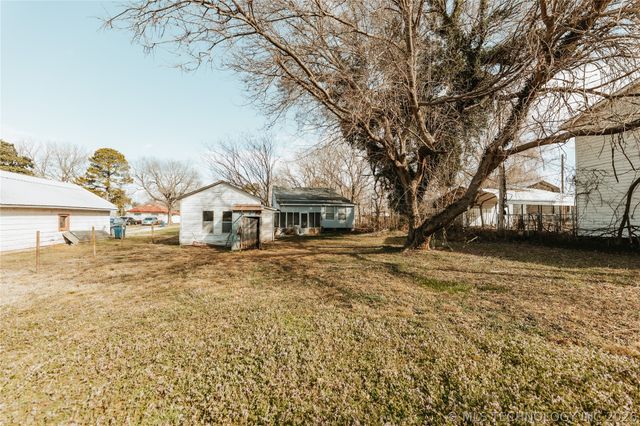 704 E Caddo Street, Cleveland, OK 74020