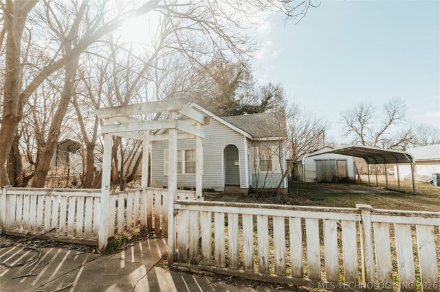 704 E Caddo Street, Cleveland, OK 74020