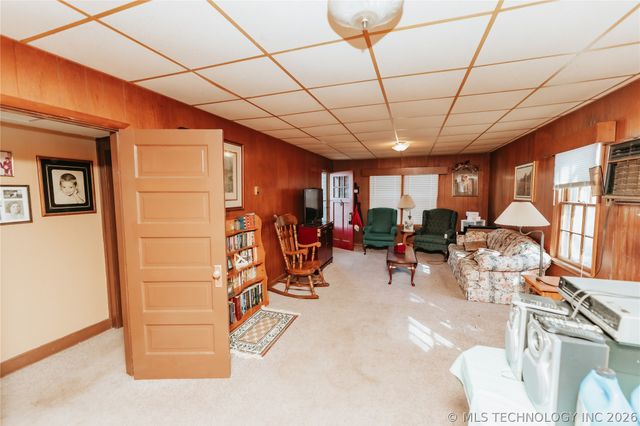 704 E Caddo Street, Cleveland, OK 74020