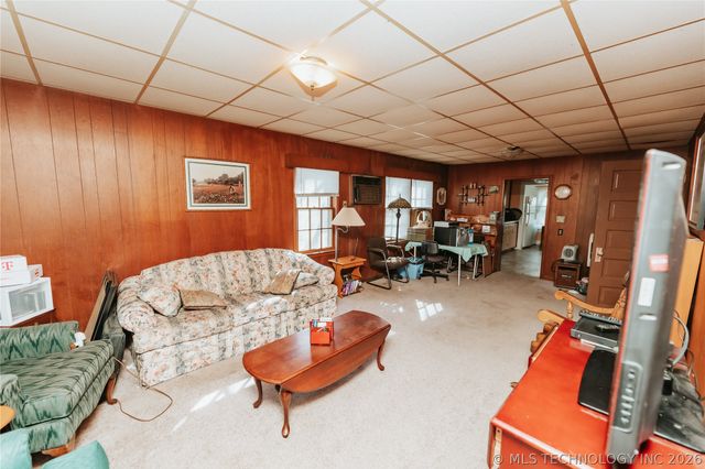 704 E Caddo Street, Cleveland, OK 74020