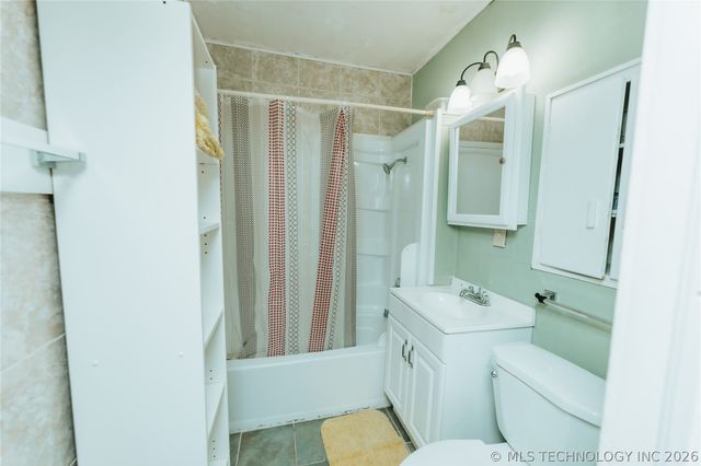 704 E Caddo Street, Cleveland, OK 74020