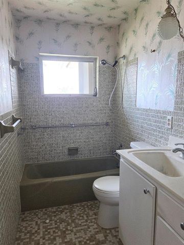2703 Dudley Drive W Unit E, West Palm Beach, FL 33415