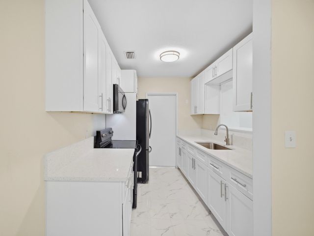 1421 Crest Drive, Lake Worth, FL 33461