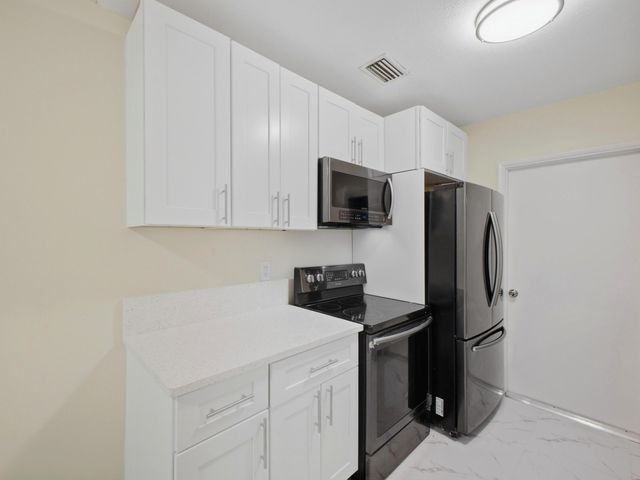 1421 Crest Drive, Lake Worth, FL 33461