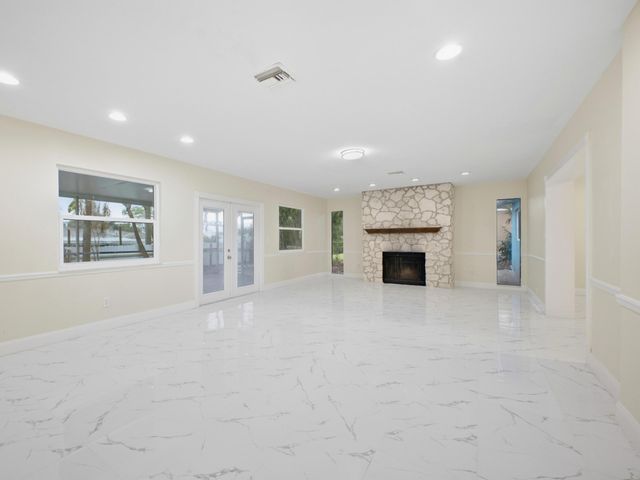 1421 Crest Drive, Lake Worth, FL 33461