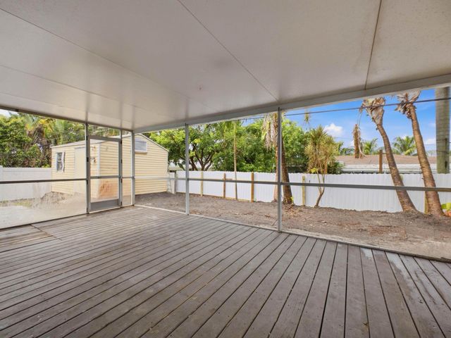 1421 Crest Drive, Lake Worth, FL 33461