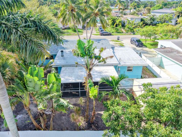 1421 Crest Drive, Lake Worth, FL 33461