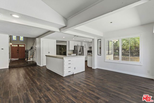 27821 Via Amistosa, Agoura Hills, CA 91301