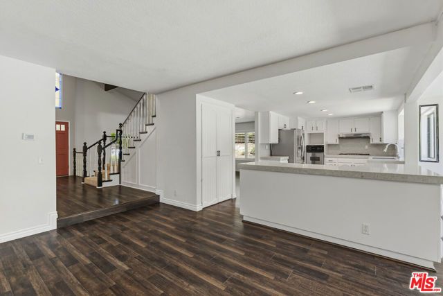 27821 Via Amistosa, Agoura Hills, CA 91301