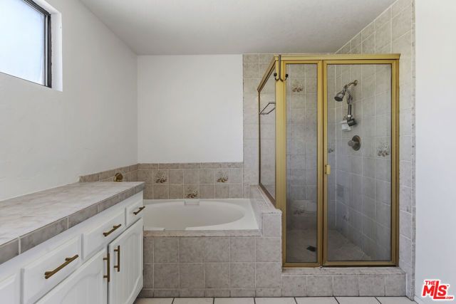 27821 Via Amistosa, Agoura Hills, CA 91301