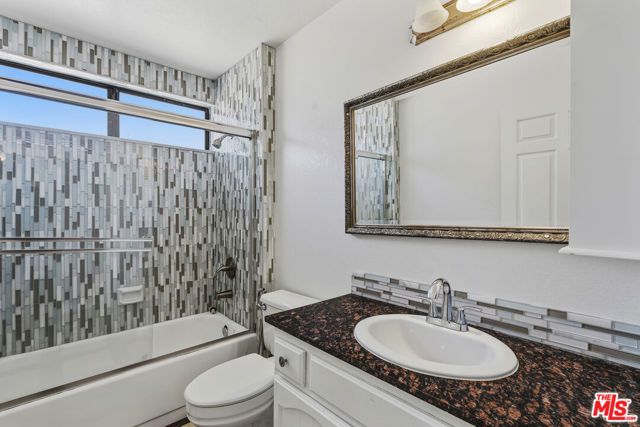 27821 Via Amistosa, Agoura Hills, CA 91301