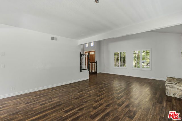 27821 Via Amistosa, Agoura Hills, CA 91301