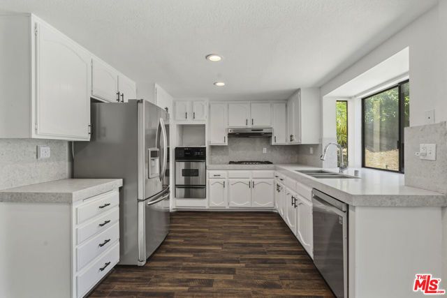 27821 Via Amistosa, Agoura Hills, CA 91301
