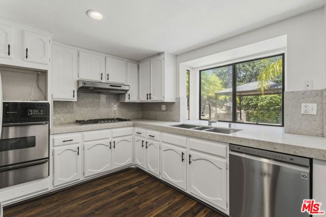 27821 Via Amistosa, Agoura Hills, CA 91301