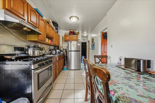 2304 Glebe Avenue, Bronx, NY 10462