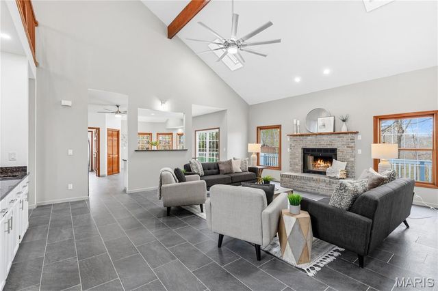 4118 Harbor Towne Drive, High Ridge, MO 63049