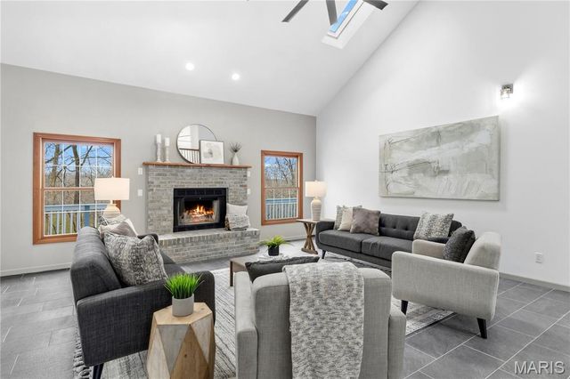 4118 Harbor Towne Drive, High Ridge, MO 63049