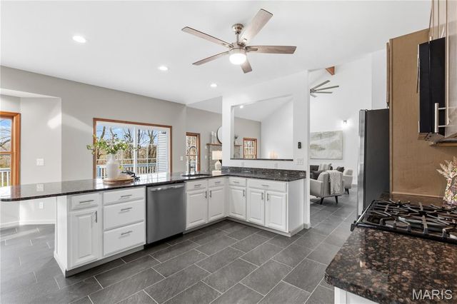 4118 Harbor Towne Drive, High Ridge, MO 63049