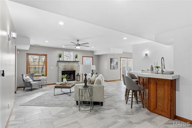 4118 Harbor Towne Drive, High Ridge, MO 63049
