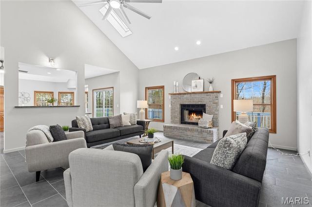 4118 Harbor Towne Drive, High Ridge, MO 63049