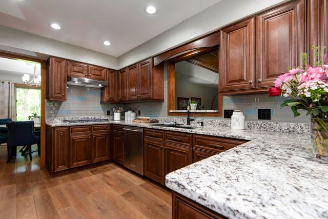 5924 S Farm Road 181, Springfield, MO 65804