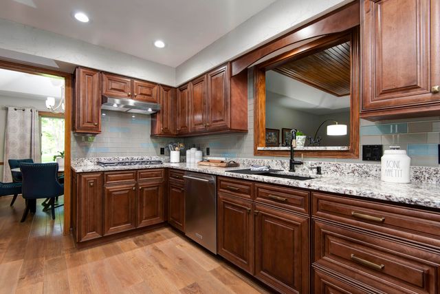 5924 S Farm Road 181, Springfield, MO 65804