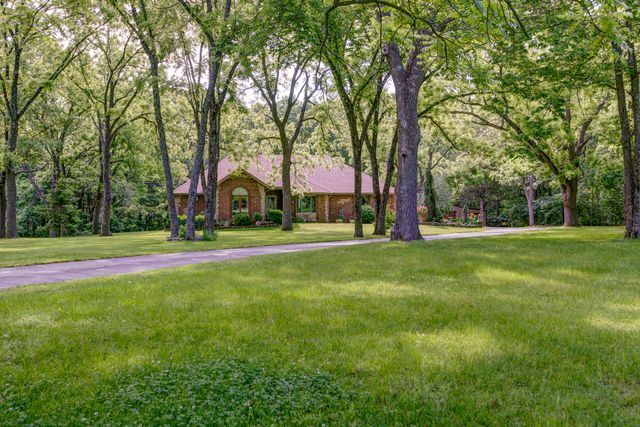 5924 S Farm Road 181, Springfield, MO 65804