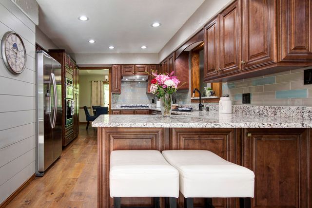5924 S Farm Road 181, Springfield, MO 65804