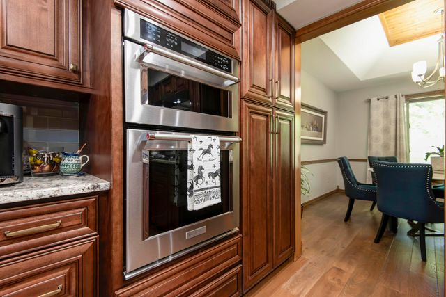 5924 S Farm Road 181, Springfield, MO 65804