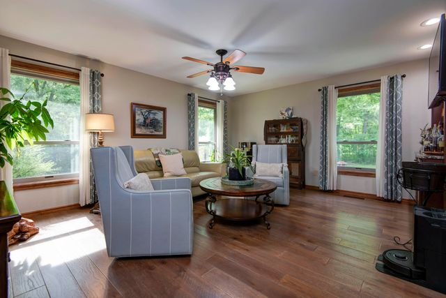 5924 S Farm Road 181, Springfield, MO 65804