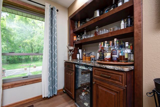 5924 S Farm Road 181, Springfield, MO 65804