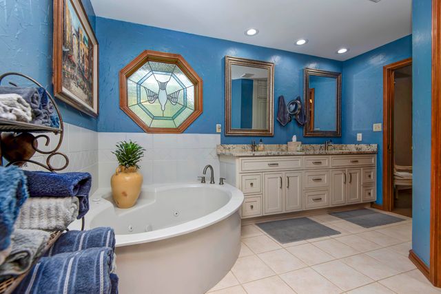 5924 S Farm Road 181, Springfield, MO 65804