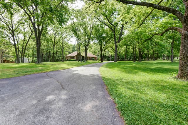 5924 S Farm Road 181, Springfield, MO 65804