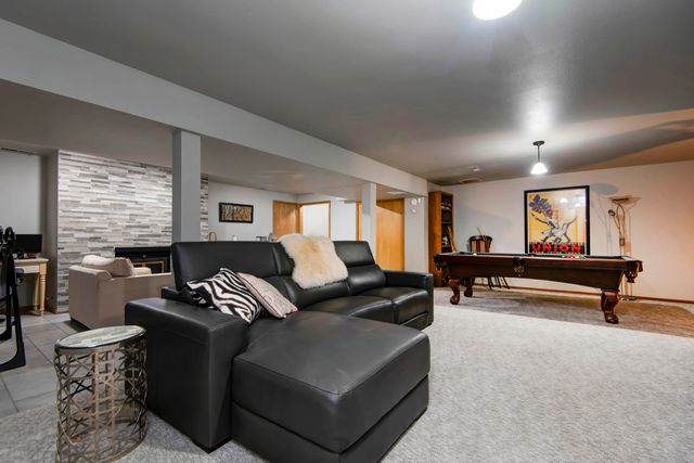 5924 S Farm Road 181, Springfield, MO 65804