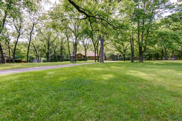 5924 S Farm Road 181, Springfield, MO 65804