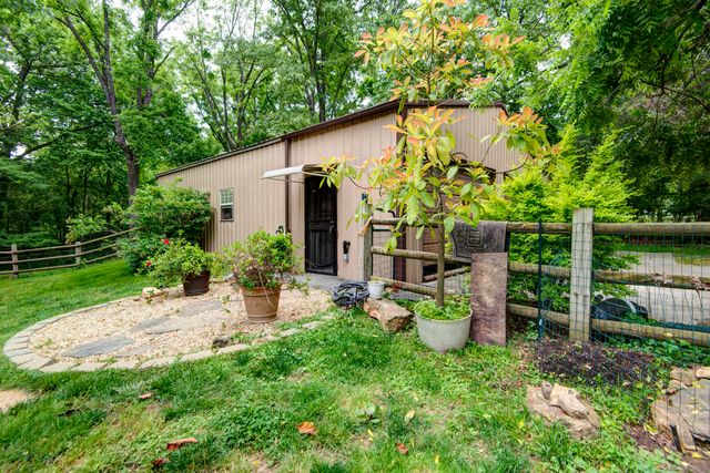 5924 S Farm Road 181, Springfield, MO 65804