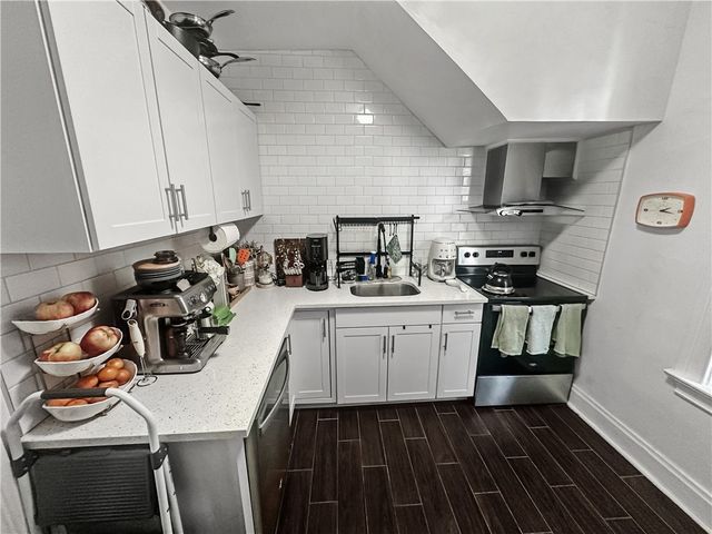 4052 Vinceton St, Observatory Hill, PA 15214