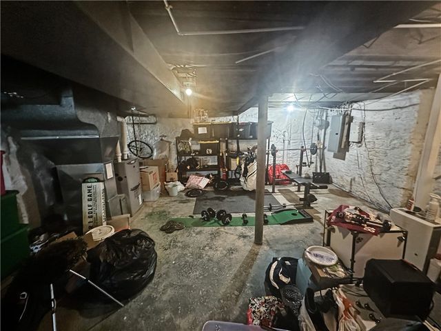 4052 Vinceton St, Observatory Hill, PA 15214