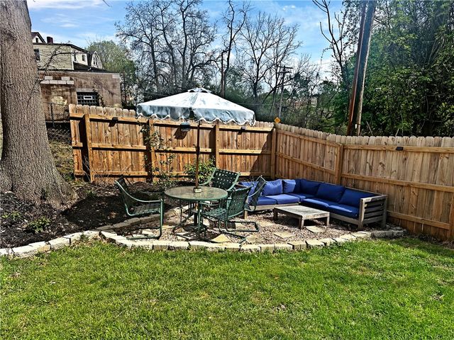 4052 Vinceton St, Observatory Hill, PA 15214