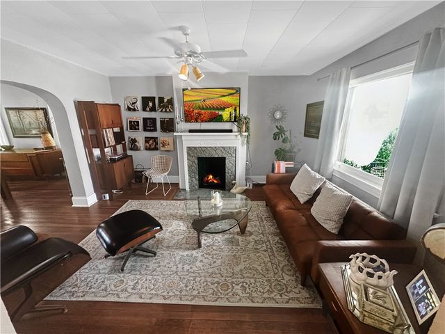 4052 Vinceton St, Observatory Hill, PA 15214