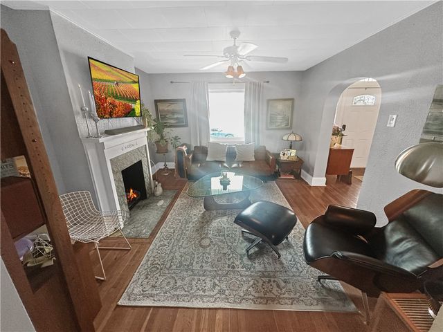 4052 Vinceton St, Observatory Hill, PA 15214